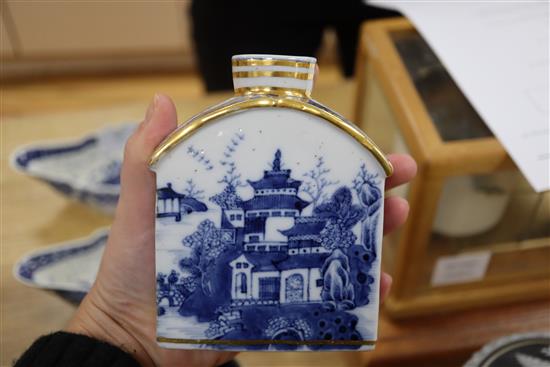 A Chinese blue and white tea caddy and a Japanese bronze vase